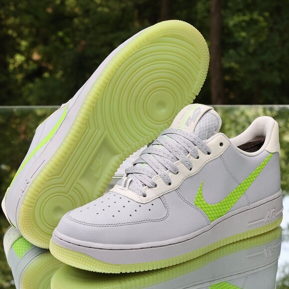 Nike Air Force 1 Low Volt Swoosh Men’s Size 10 - Picture 12 of 13
